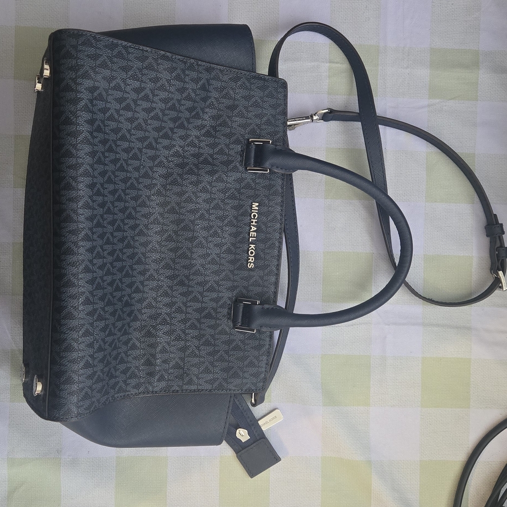Michael Kors Navy Blue Women's Bag NEW with Tag.